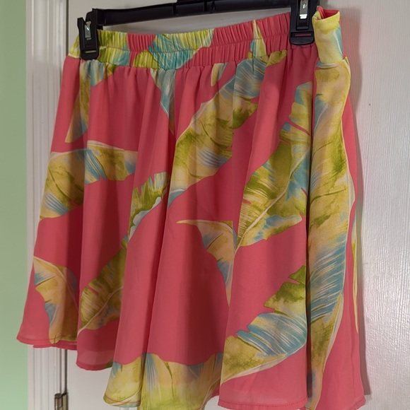 Adrienne Pink Tropical Print Wide Leg Shorts Vacation Skirt/Shorts Airy Size XL - Picture 6 of 7